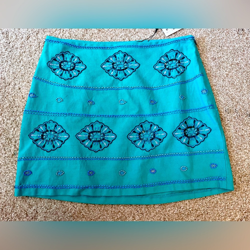 Embroidered mini skirt